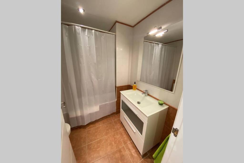 Apartamento Entero Con Piscina A 5 Min Del Centro Figueras Exterior foto