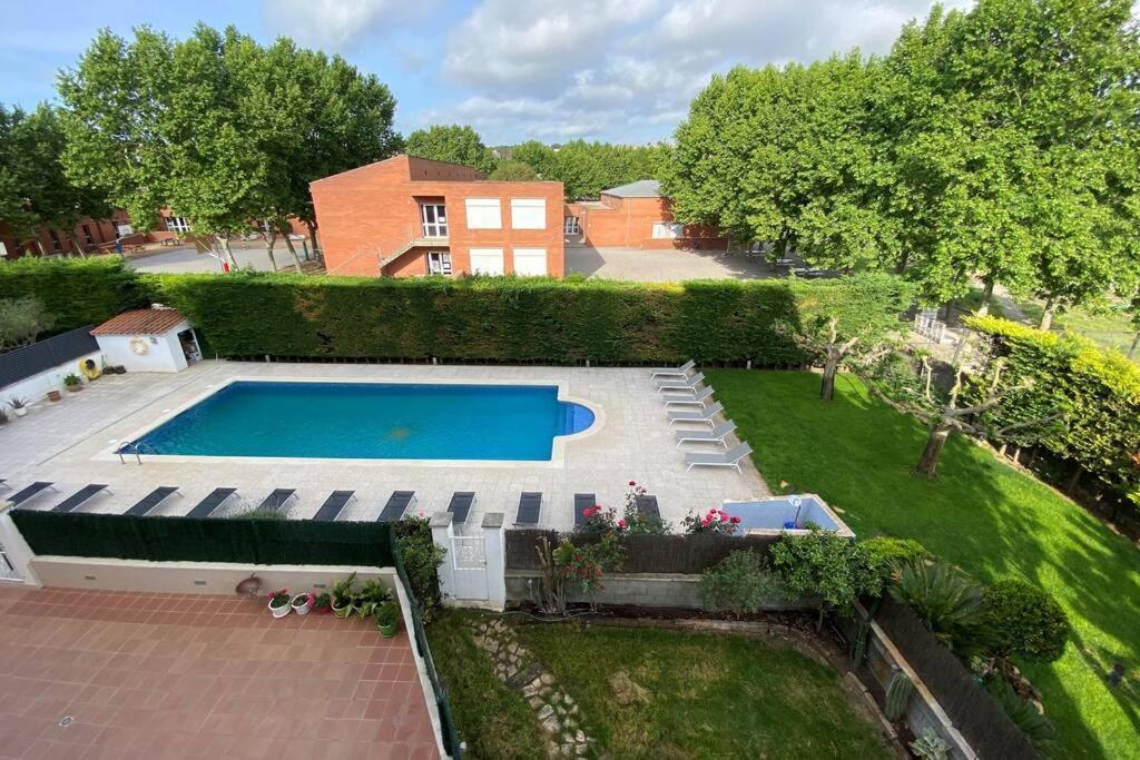 Apartamento Entero Con Piscina A 5 Min Del Centro Figueras Exterior foto